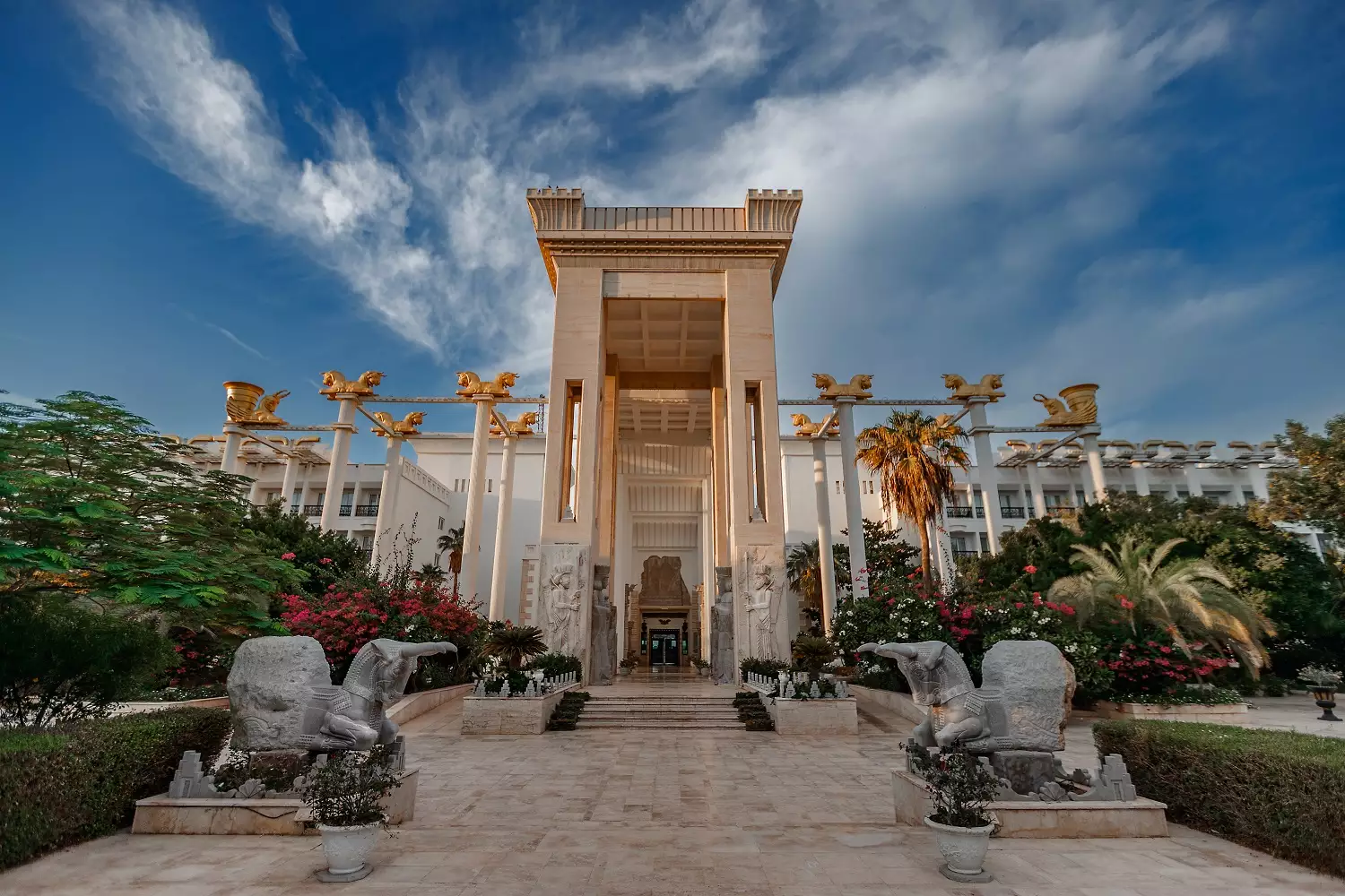 Alibaba https://cdn.alibaba.ir/ostorage/hotel-accommodation-images/6946770542794e78685ec592_نمای بیرونی هتل - ۱.webp